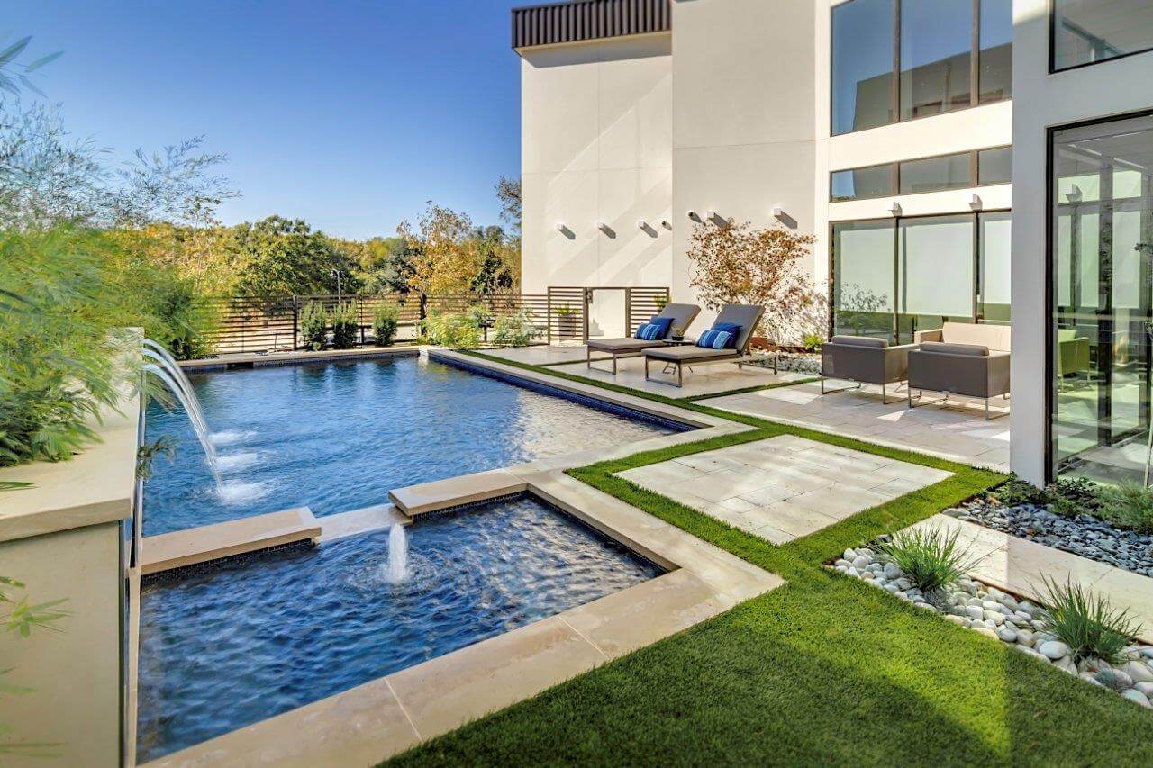 Sleek and Modern Pool Design | Dallas Custom Pool Builders